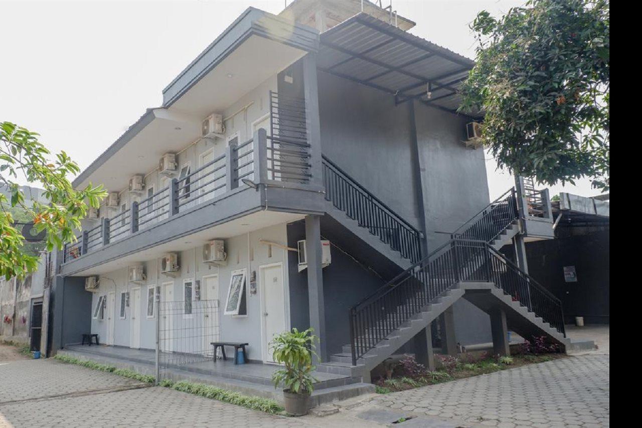 Super Oyo Capital O 1176 J3 Residence Syariah Jember Bagian luar foto