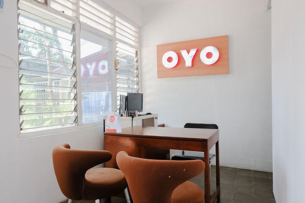 Super Oyo Capital O 1176 J3 Residence Syariah Jember Bagian luar foto