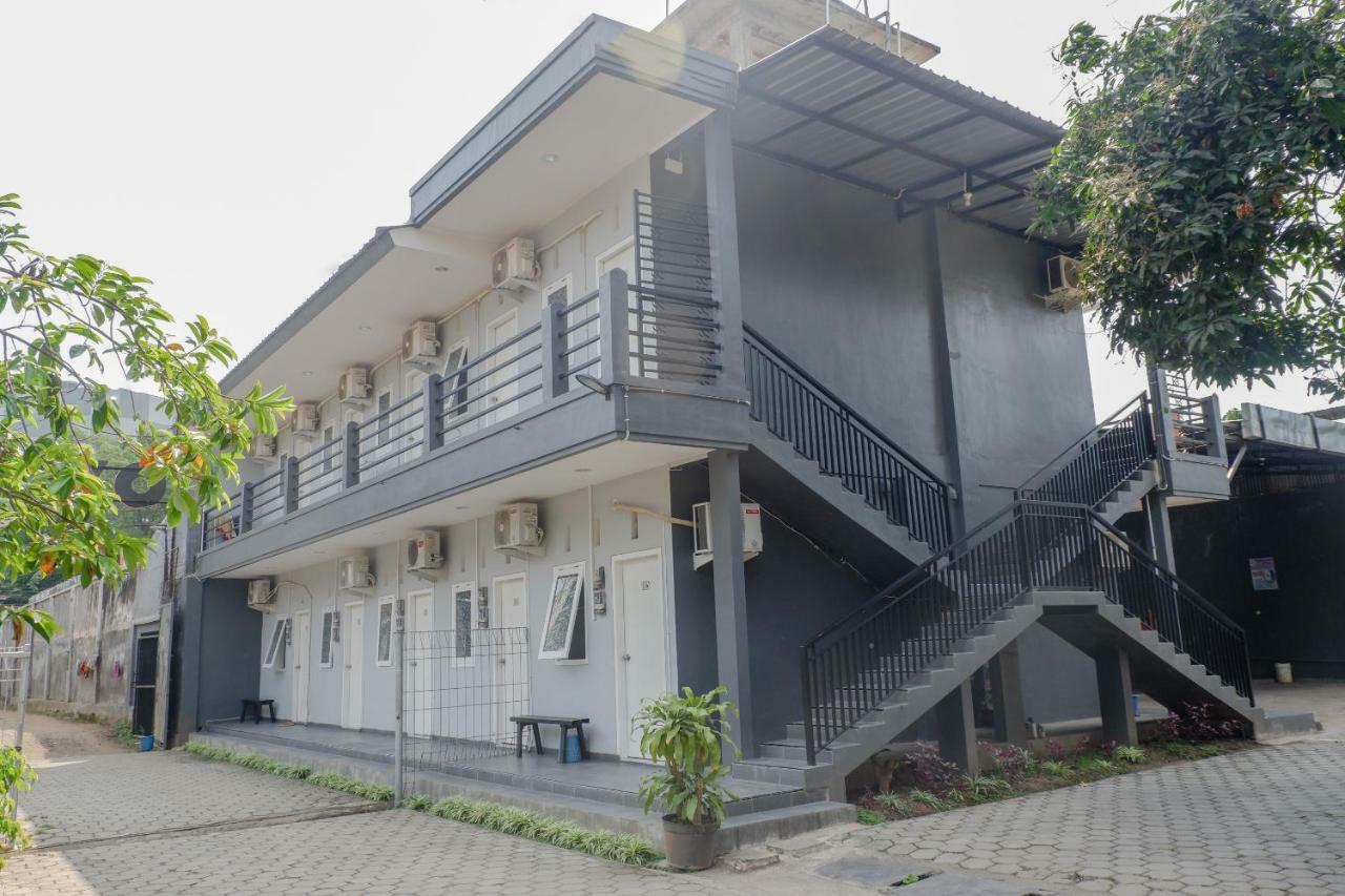 Super Oyo Capital O 1176 J3 Residence Syariah Jember Bagian luar foto